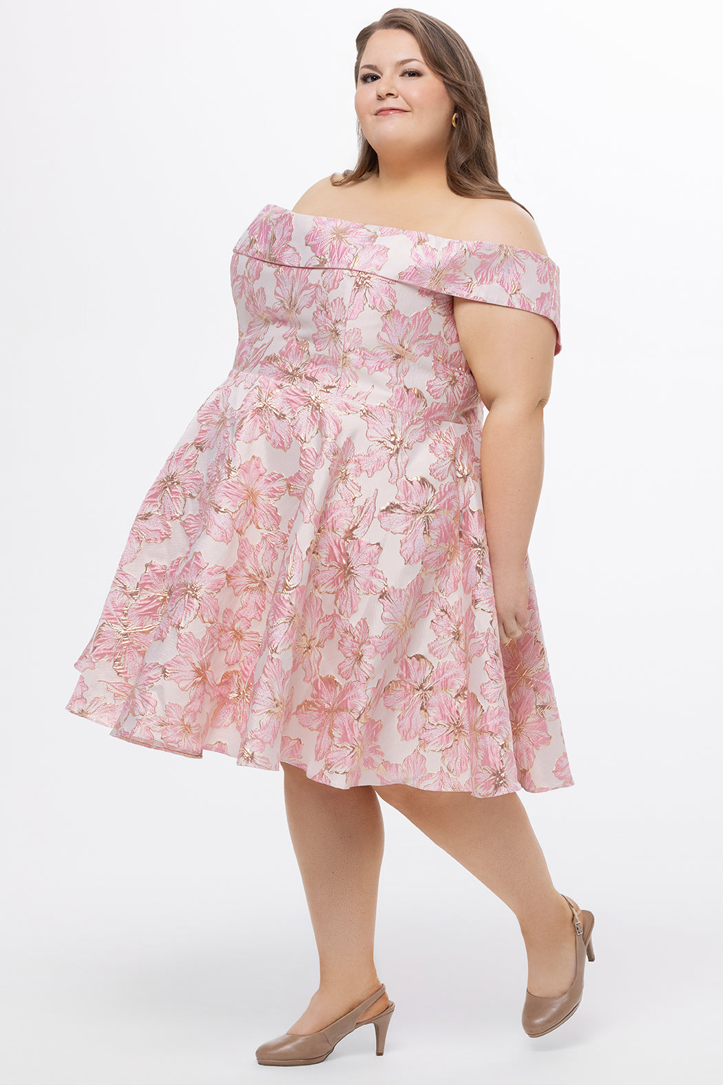 Celebrations by Sydney's Closet CE2610 in Light Pink Floral. 

Plus size knee-length party dress in metallic light pink floral brocde print. Off-the-shoulder neckline, natural waistline and A-line skirt with pockets. 