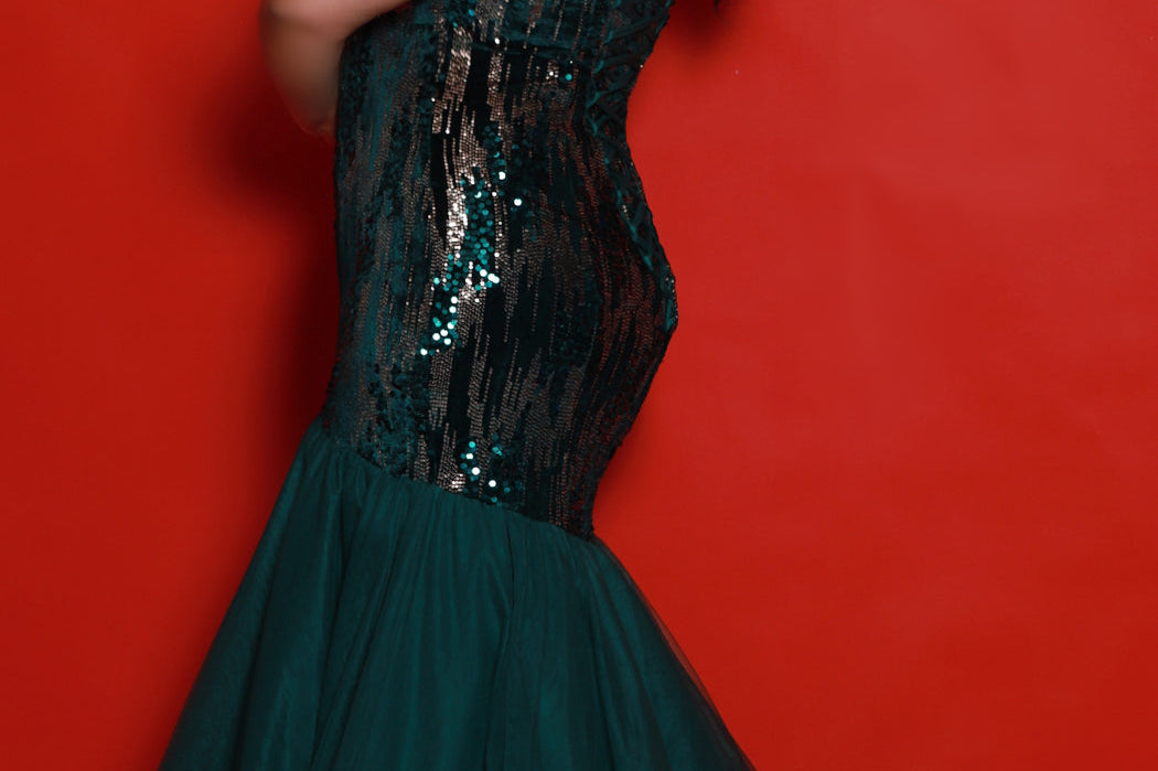 Johnathan Kayne for Sydney's Closet JK2411 Emerald. Mermaid silhouette, Sequin & paillette on stretch velvet, Tulle, Sweetheart neckline with nude mesh insert, Strapless, Optional spaghetti straps included, Full lace-up back with modesty panel.