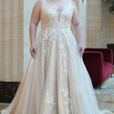 Harlow Curvy Lace A-line Wedding Gown