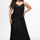 Sydney's Closet SC7429 in black

Plus size slim/fitted silhouette. V-neckline with spaghetti straps, natural waisltine and slim skirt with a sweep train.  Stretch sequin on stretch mesh fabric all over and a stretch knit lining. 
