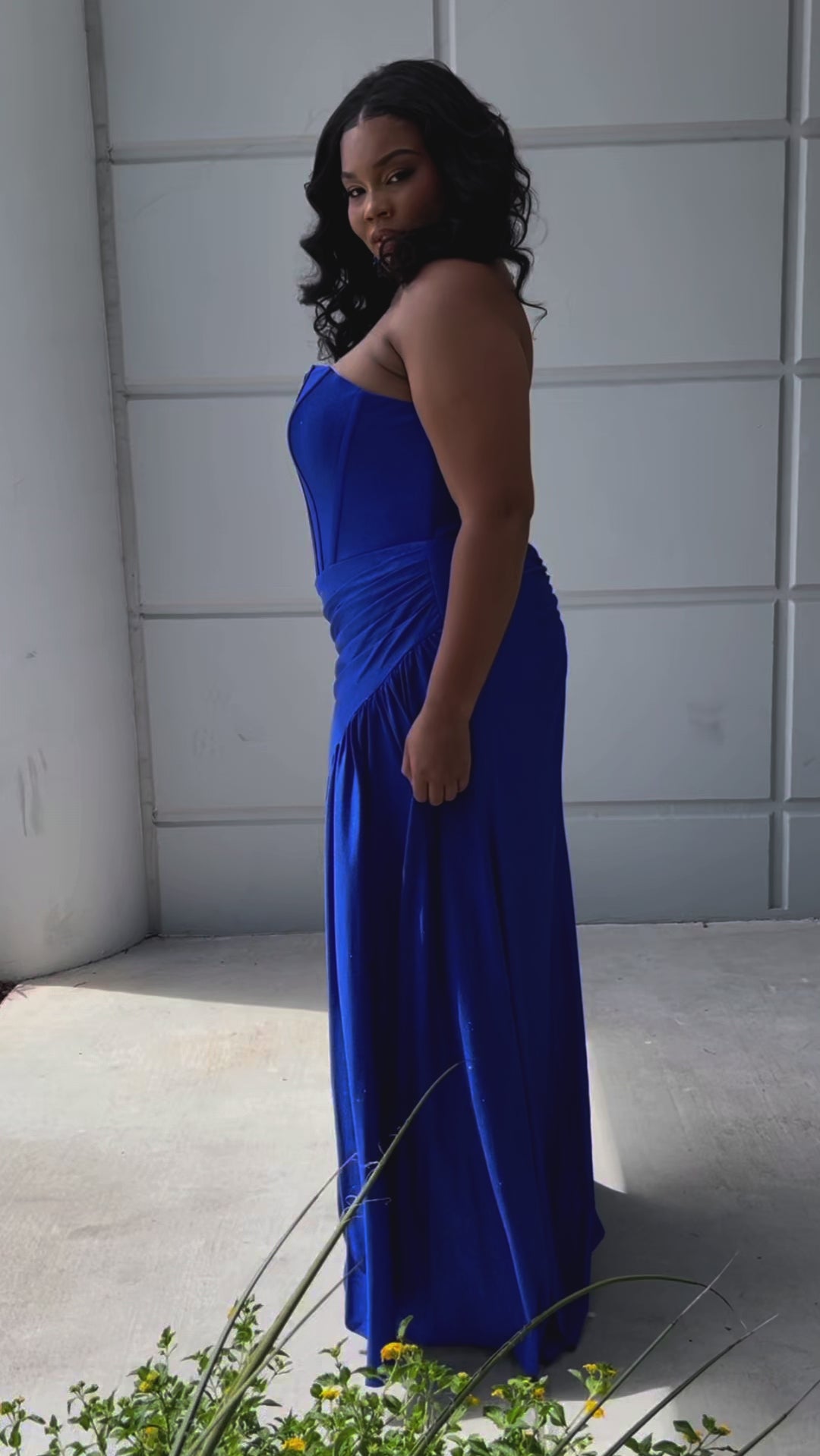 Sparkle stretch lycra plus size formal dress.  Strapless sweetheart neckline, basque waistline, exposed corset boning on bodice, ruchsed fitted skirt with high slit and zipper back. Available in sapphire blue, emerald green and onyx black. SC7412 by Sydney's Closet