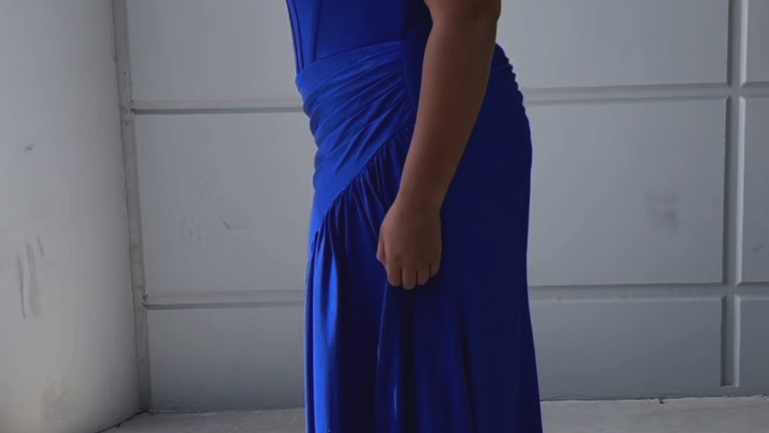 Sparkle stretch lycra plus size formal dress.  Strapless sweetheart neckline, basque waistline, exposed corset boning on bodice, ruchsed fitted skirt with high slit and zipper back. Available in sapphire blue, emerald green and onyx black. SC7412 by Sydney's Closet