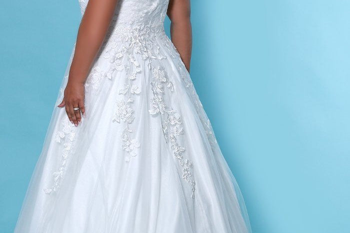 SC5256 Jasmine Wedding Dress by Sydney's Closet, Aline plus size wedding dress with shimmer tulle and straps, zipper back and floral embroidered lace, available in Ivory